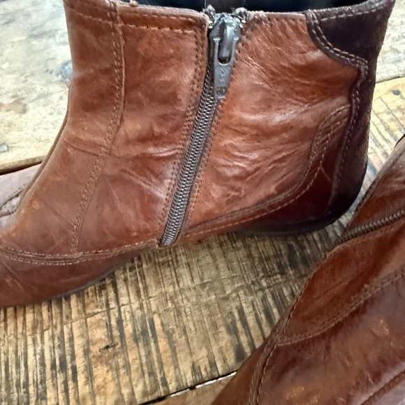 Paul Green boots,distressed brown. - Picture 2 of 14